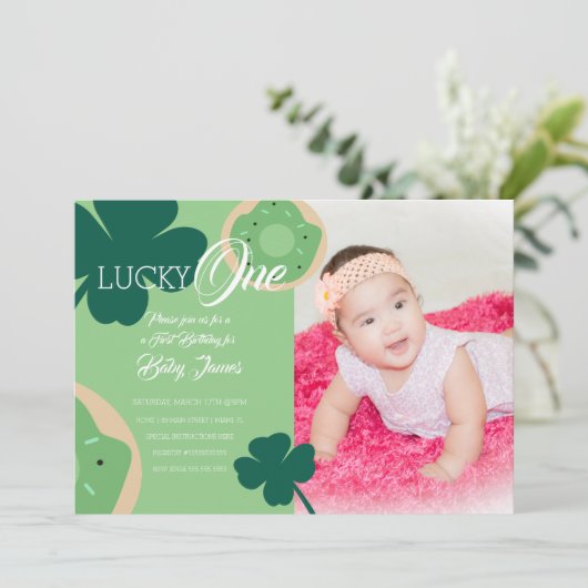 St. Patricks Lucky First Birthday Donut Foto Kaart (Staand voorkant)