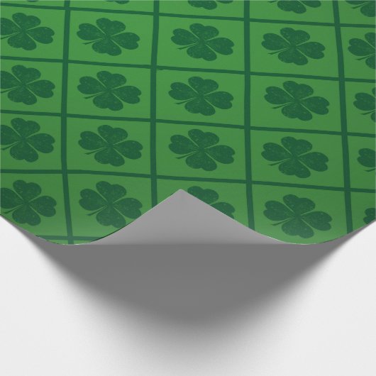 St Patricks Lucky Four Leaf Green Clover Pattern Cadeaupapier (Hoek)
