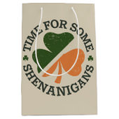 St. Patrick's time for some Shenanigans Clover Medium Cadeauzakje (Voorkant)