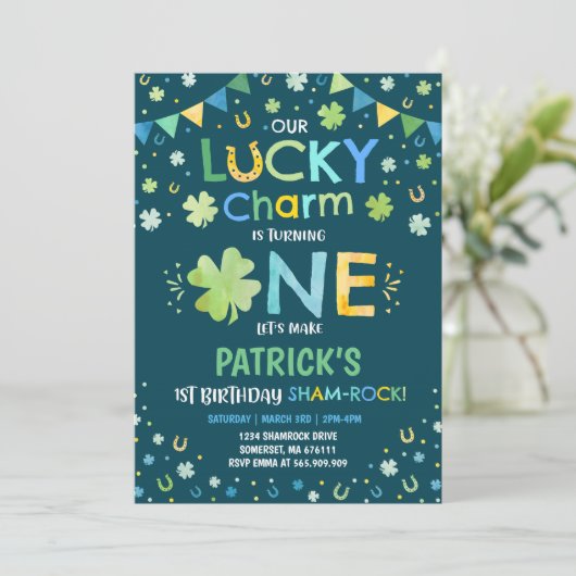 St. Patrick's verjaardagsuitnodiging Lucky Charm Kaart (Staand voorkant)