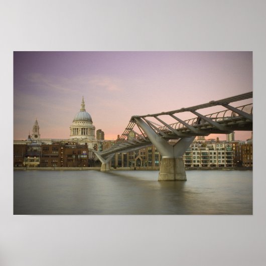 St Pauls kathedraal in Dusk Poster (Voorkant)