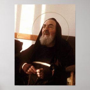 St. Pio bidt de Heilige Rosary. Poster