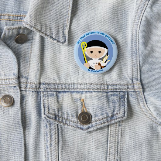 St. Scholastica Ronde Button 5,7 Cm (In situ)