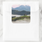 St. Thomas kerk en bergen, Slovenië sticker (Tas)