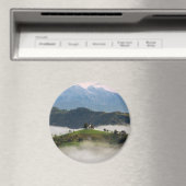 St. Thomas kerk met bergen in Slovenië rond Magneet (Insitu (Vaatwasser))