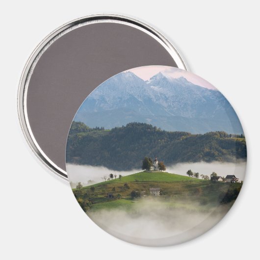 St. Thomas kerk met bergen in Slovenië rond Magneet (Voorkant / Achterkant)