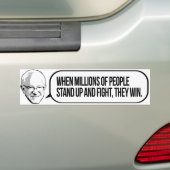 Sta op en vecht - Bernie Sanders Quote -.png Bumpersticker (Op auto)