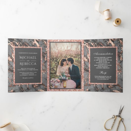 Staal Grijs Marmeren Roos Gouden Glitter Foto Brui Drieluik Uitnodiging (Binnen)