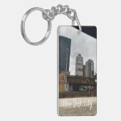 Staalkleurige lucht NYC Sleutelhanger (Voorkant Links)