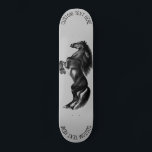 Staande Paard Skateboard met Aangepaste Tekst<br><div class="desc">Skateboard met gepersonaliseerde tekst en kleuren - Rechtop zwart wild paard - Schilderen - Kies / Voeg uw unieke tekst / naam / kleur - Maak uw speciale cadeau - Formaat wijzigen en verplaatsen of verwijderen en toevoegen van elementen / tekst met aanpassingstool! Schilderen en ontwerpen door MIGNED. Zie mijn...</div>