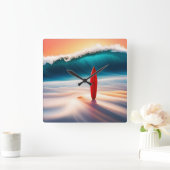 Staande surfplank in Zand met Wave Vierkante Klok (Huis)