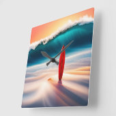 Staande surfplank in Zand met Wave Vierkante Klok (Hoek)