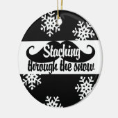 Staching door de sneeuw keramisch ornament (Links)