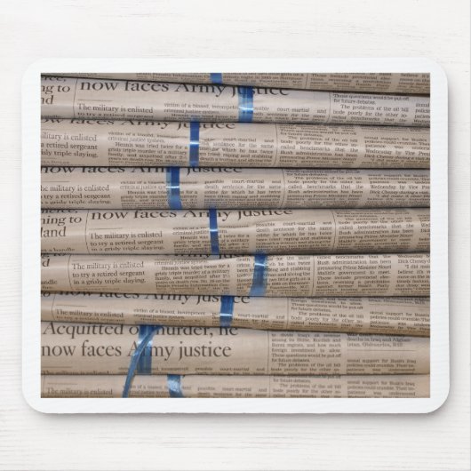 Stack of Newspapers Current Events Art Muismat (Voorkant)