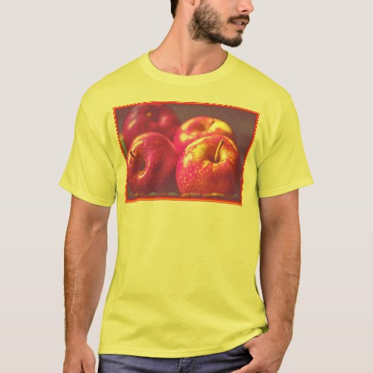"Stack of Red Apples Fruit" Kute foto. Bestel nu T-shirt (Voorkant)