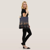 Stad bij Nacht Tote Bag (Op model)