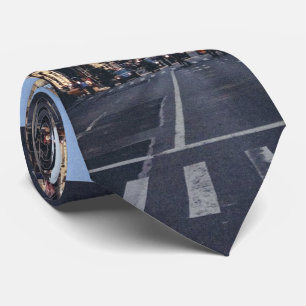 Stad dacht, voetgangers gebruiken een wandeling op stropdas