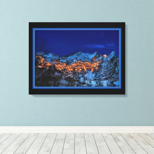 Stad in Winternacht Canvas Afdruk (Insitu (Houten vloer))