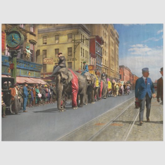 Stad - NY - Het circus komt naar stad 1920 Tissuepapier (Voorkant)