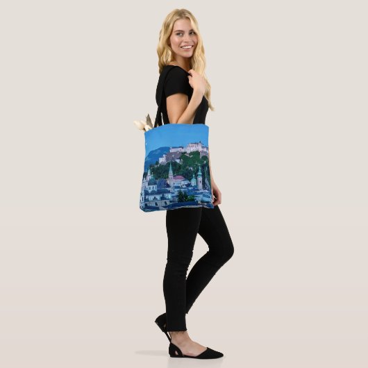 stad Salzburg, Oostenrijk Tote Bag (Op model)