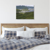 Stad van Unalaska, Alaska Canvas Afdruk (Insitu (Slaapkamer))