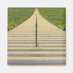 Stadiumtrap tussen rijen groene stoelen magneet