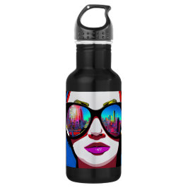 Stadsbezinning in Zonnebril Vrouw Waterfles