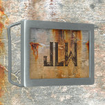 Stadsgrunge Rusty Grey Stylish Gesp<br><div class="desc">De architectonische details van roestkleurige,  grijze betonwand met gouden gele,  grijze,  zwarte en donkergrijze grijs maakten deze stijlvolle abstracte riem met zijn industriële,  ondoordachte stedelijke aantrekkingskracht. Verfijnde en stijlvolle bruidsschat,  op maat van initialen. Dit afbeelding is originele straatfotografie van JLW_PHOTOGRAPHY.</div>