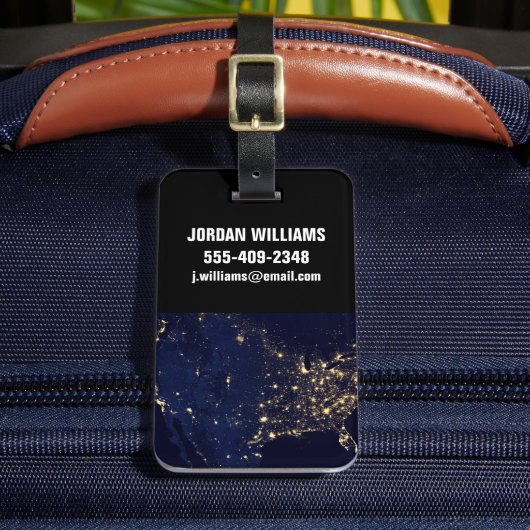 Stadslampen van de Verenigde Staten bij nacht. Bagagelabel (Voorkant Insitu 2)