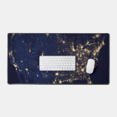 Stadslampen van de Verenigde Staten bij nacht. Bureaumat (Keyboard & Muis)