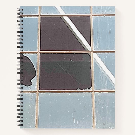 Stadsverval - gebroken industrieel raam notitieboek (Voorkant)