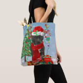 Staffordshire Bull Terrier Dog in Snow met Kerstmi Tote Bag (Dichtbij)