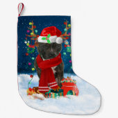 Staffordshire Bull Terrier dog met kerstcadeau Kleine Kerstsok (Voorkant)