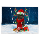 Staffordshire Bull Terrier in Snow met Kerstmis Groot Cadeauzakje (Achterkant)