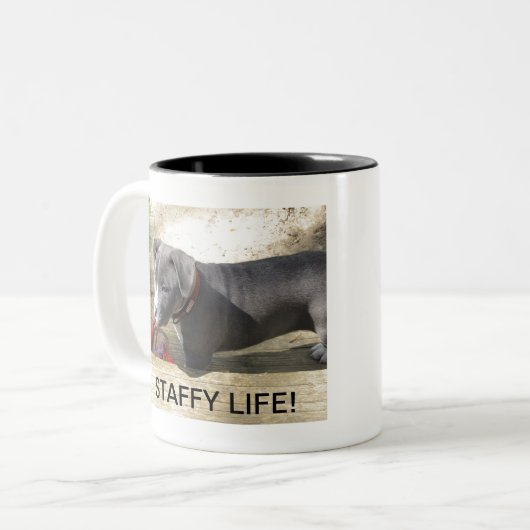 Staffordshire Bull Terrier Tweekleurige Koffiemok (Voorkant links)