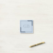 Stalen Blauwe Vetgedrukte Hoeken Elegant Monogram Post-it® Notes (Op bureau)