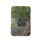 Stalking Gray Wolf en Wilderness Forest Badmat (Voorkant Verticaal)