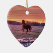 Stallion Running Home op Sunset on Ranch Keramisch Ornament (Rechts)