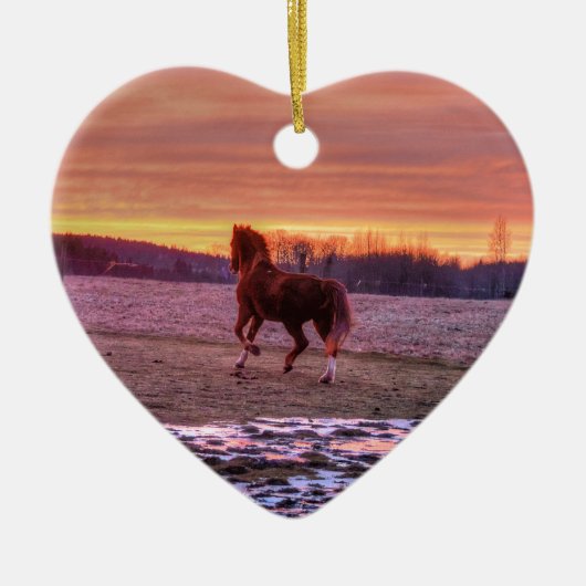 Stallion Running Home op Sunset on Ranch Keramisch Ornament (Voorkant)