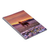 Stallion Running Home op Sunset on Ranch Notitieboek (Rechterzijde)