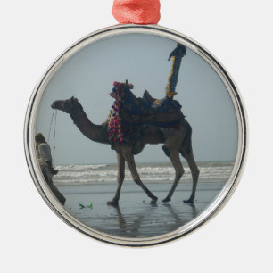 Stamkameelrit: Morgengetijde Zand & Zee Metalen Ornament