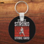 Stance Sterk Slaan Hard Karate Sleutelhanger (Voorkant)