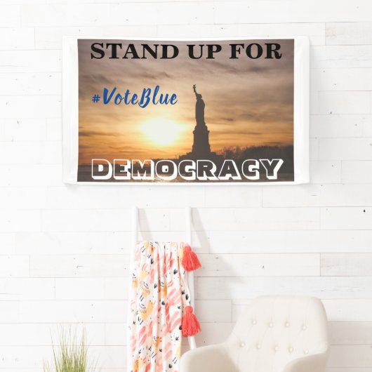 STAND-UP VOOR DEMOCRATIE #VoteBlue Spandoek (Insitu)