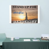 STAND-UP VOOR DEMOCRATIE #VoteBlue Spandoek (Beurs)