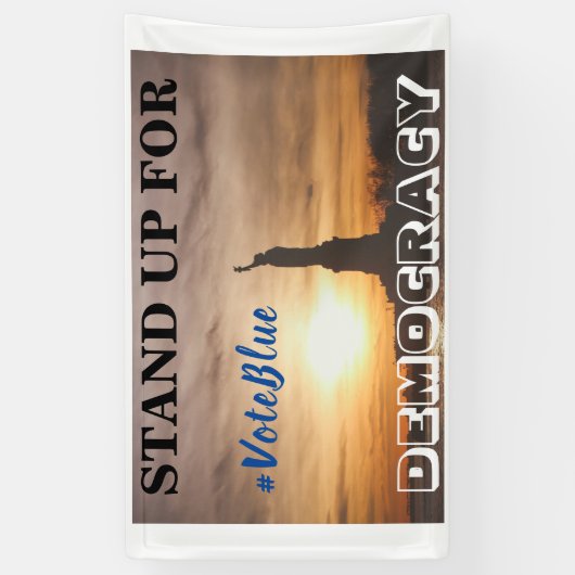 STAND-UP VOOR DEMOCRATIE #VoteBlue Spandoek (Verticaal)