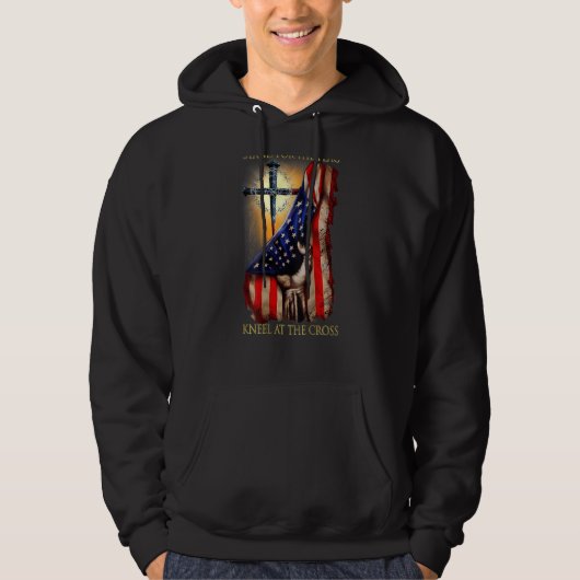 Stand voor de vlaggeenkneel op het kruis 1 hoodie (Voorkant)