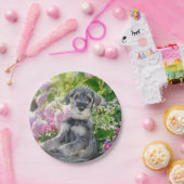 Standaard Schnauzer Puppy in een bloeiende tuin Papieren Bordje (Feest)