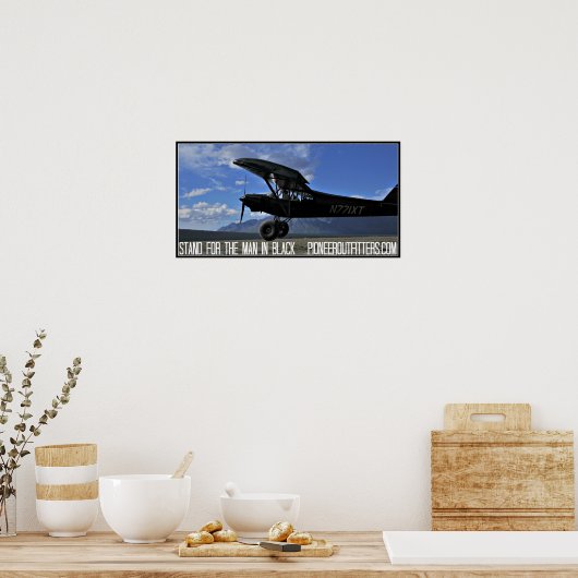 Standaard voor het Man in zwart Poster (Keuken)