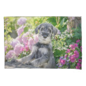 Standard Schnauzer Puppy in een bloeiende tuin - Kussensloop (Voorkant)