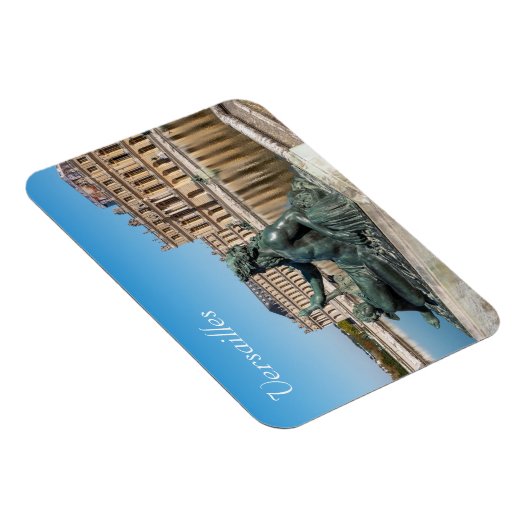 Standbeeld Le Rhone in de tuin van het kasteel van Magneet (Rechterzijde)